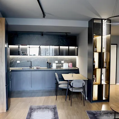 Апартаменты Luxe Living Lakescape Suite - Lake View Residences
