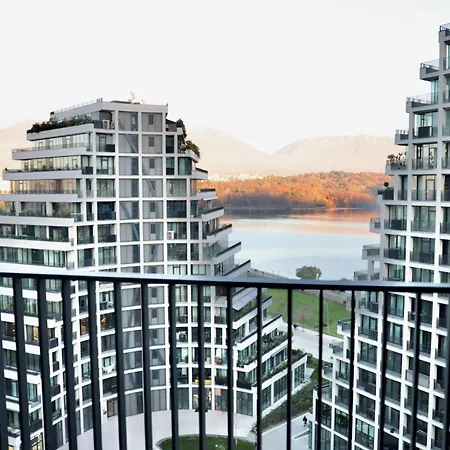 Luxe Living Lakescape Suite - Lake View Residences Тирана