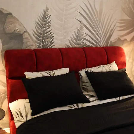 Luxe Living Lakescape Suite - Lake View Residences Тирана
