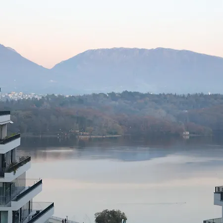 Διαμέρισμα Luxe Living Lakescape - View Residences