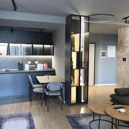 Luxe Living Lakescape Suite - Lake View Residences *