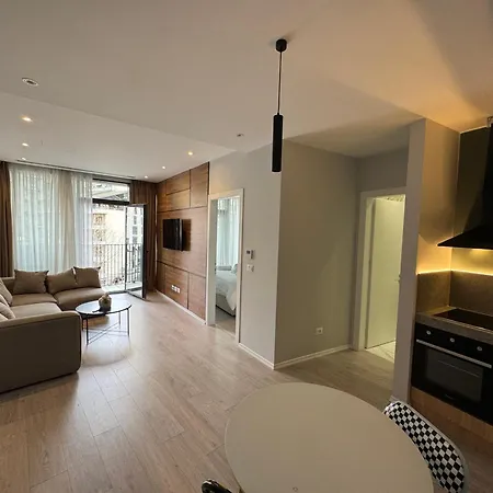 Luxe Living Lakescape Suite - Lake View Residences Apartment *