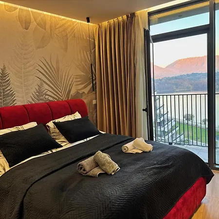 Luxe Living Lakescape - View Residences