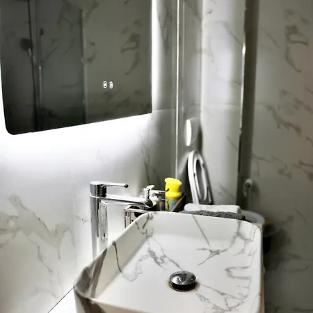Apartment Luxe Living Lakescape Suite - Lake View Residences Tirana