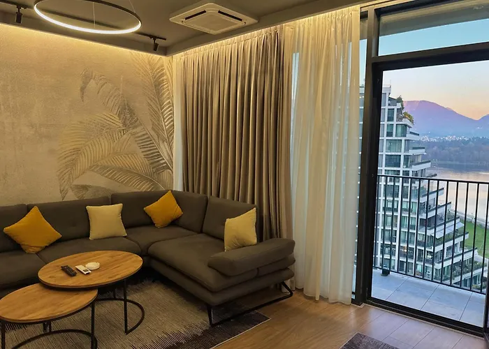 アパート Lakescape - View Residences ティラナ