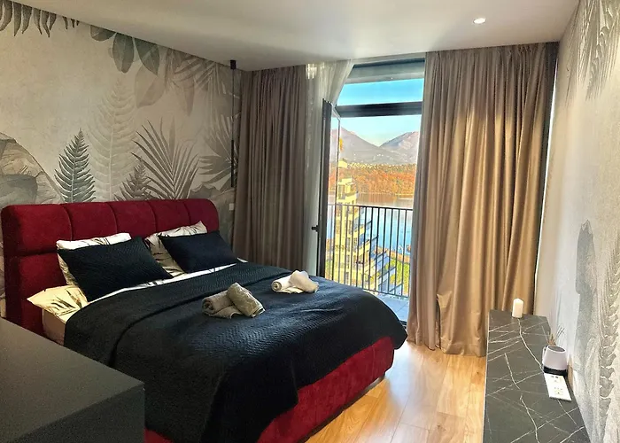 アパート Lakescape - View Residences ティラナ